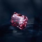 Редкий камень красный алмаз